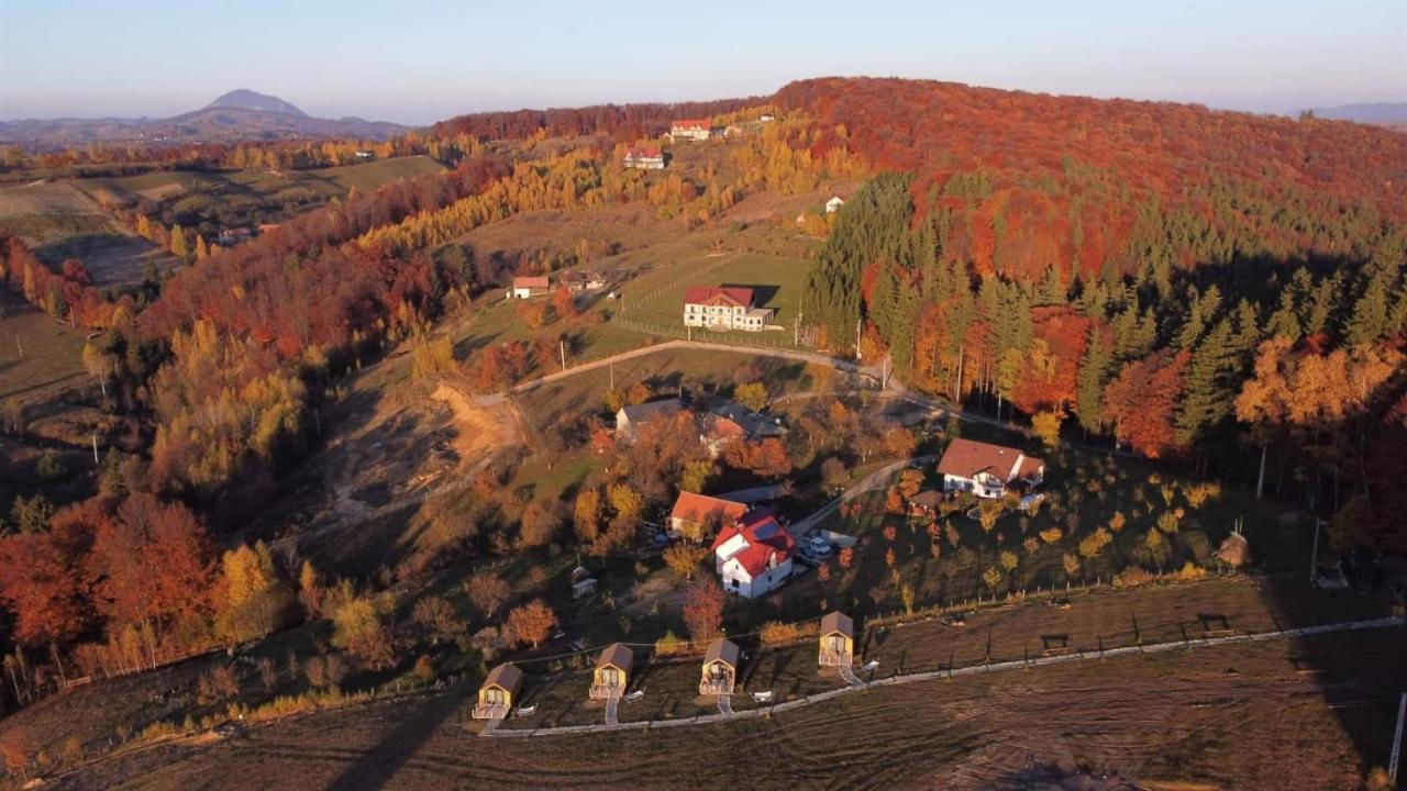 My Little Village Poiana Mărului Exterior foto